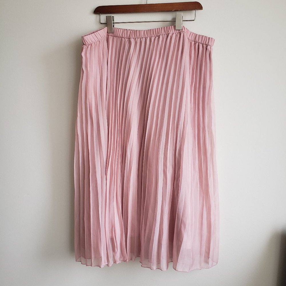 *2/20* H&M Pink Pleated Maxi Skirt